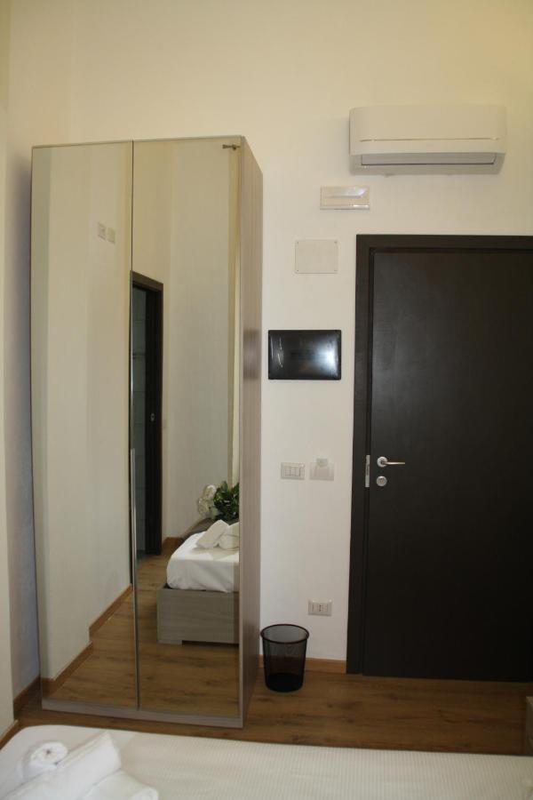 Bed and breakfast Le Colonne Milano Extérieur photo